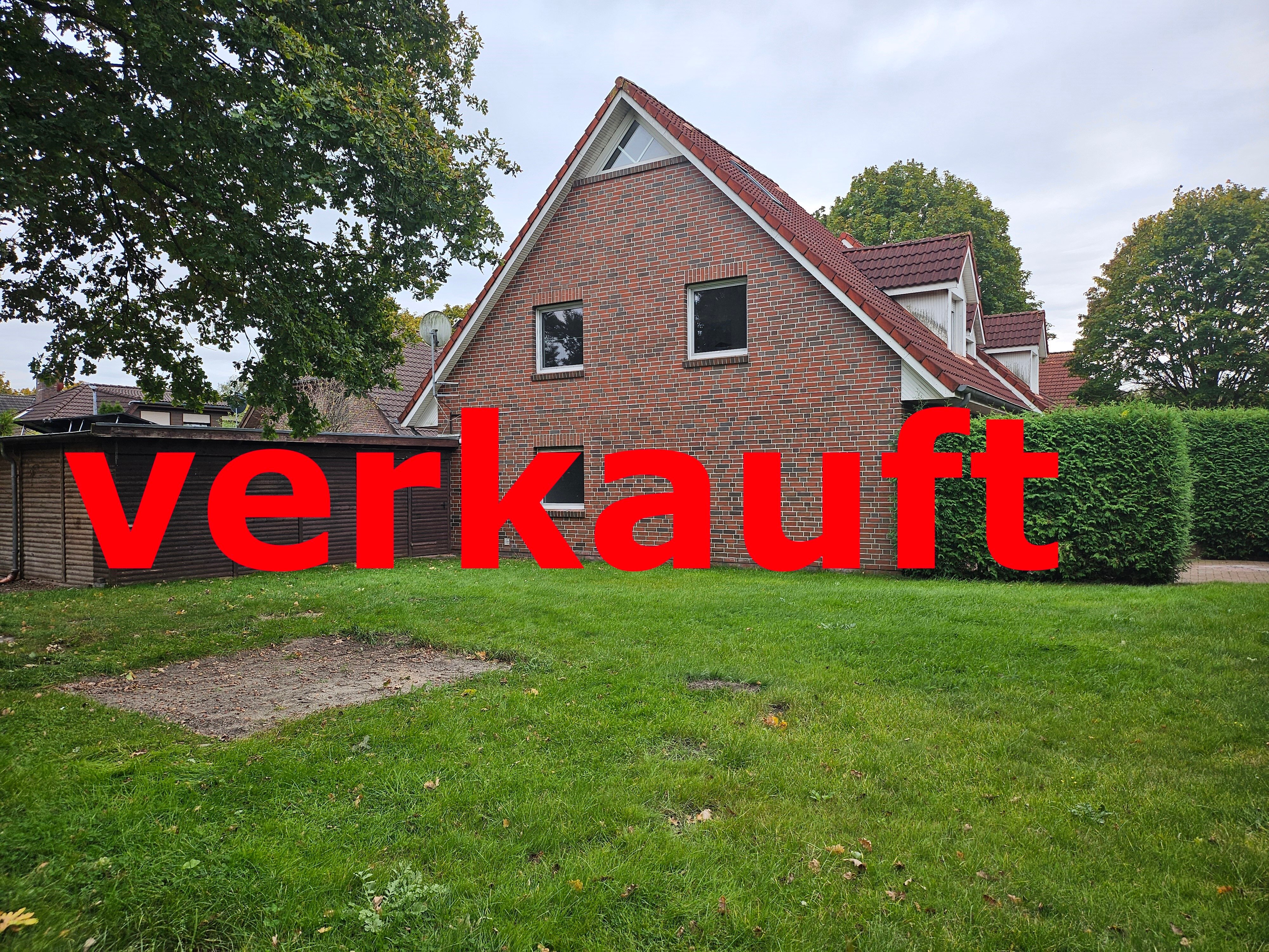 Reihenendhaus zum Kauf provisionsfrei 5 Zimmer 100 m²<br/>Wohnfläche 400 m²<br/>Grundstück ab sofort<br/>Verfügbarkeit Loga Leer 26789