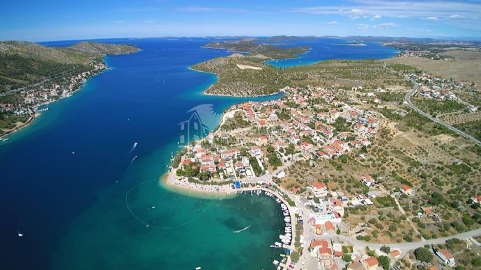 Grundstück zum Kauf 320.000 € 3.200 m²<br/>Grundstück Sibenik 22000