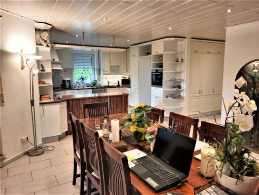 Einfamilienhaus zum Kauf 975.000 € 8 Zimmer 300 m² 1.200 m² Grundstück Külsheim Bad Windsheim 91438