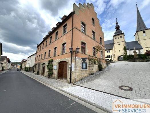 Haus zum Kauf 249.500 € 9 Zimmer 257 m² 272 m² Grundstück Hollstadt Hollstadt 97618