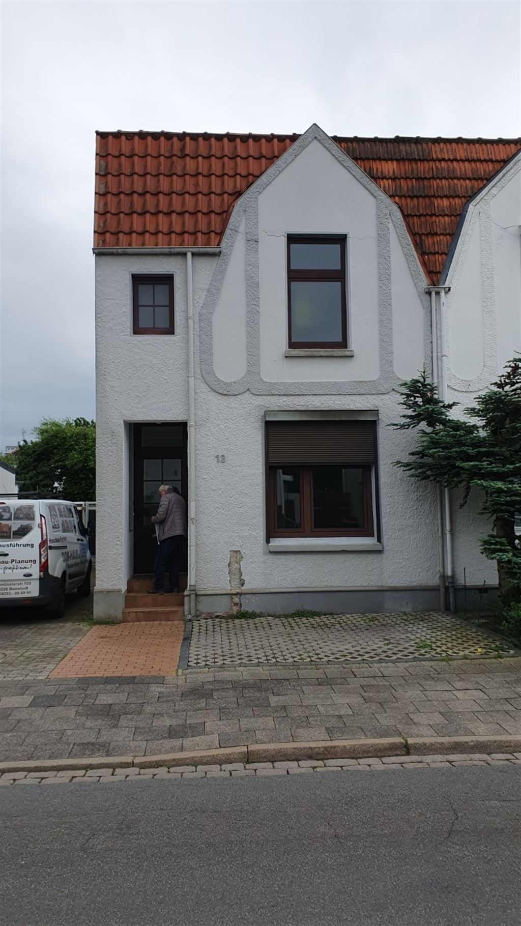 Doppelhaushälfte zur Miete 990 € 4 Zimmer 100 m²<br/>Wohnfläche ab sofort<br/>Verfügbarkeit Schwalbenstraße 13 West Neumünster , Holst 24537