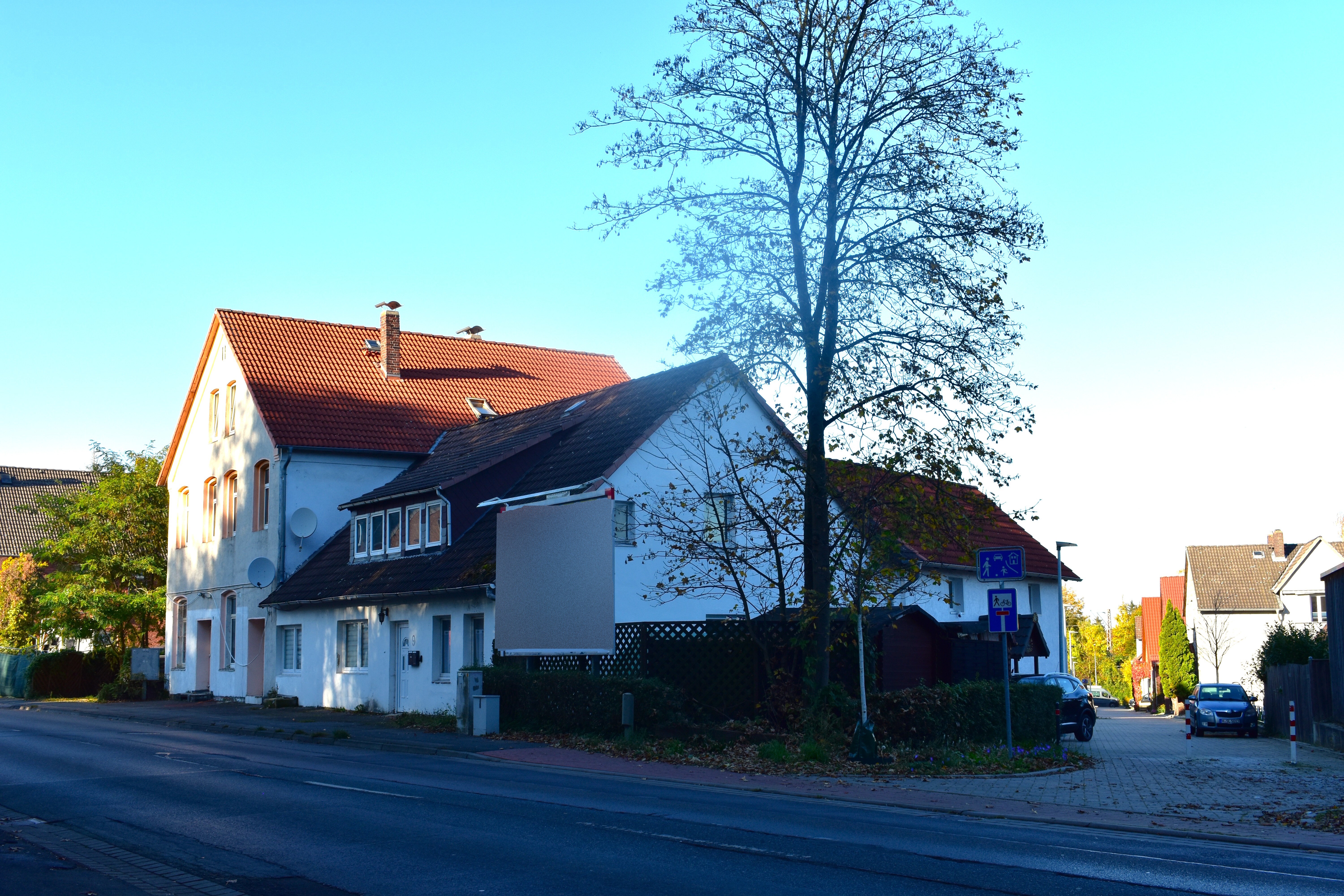 Wohn- und Geschäftshaus zum Kauf als Kapitalanlage geeignet 2.200.000 € 34 Zimmer 1.055 m²<br/>Fläche 1.375 m²<br/>Grundstück Barsinghausen - Süd Barsinghausen 30890