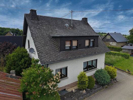 Einfamilienhaus zum Kauf provisionsfrei 225.000 € 5 Zimmer 130 m² 488 m² Grundstück Roes 56754