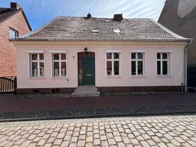 Einfamilienhaus zum Kauf 185.000 € 7 Zimmer 166 m² 768 m² Grundstück Dömitz Dömitz 19303
