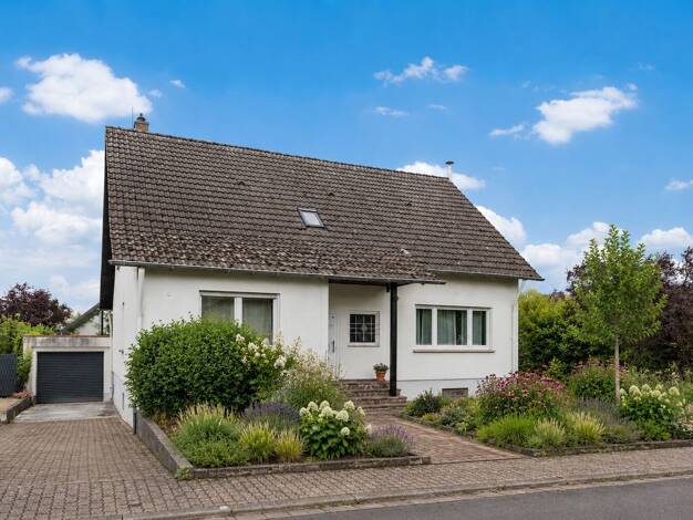 Einfamilienhaus zum Kauf 355.000 € 9 Zimmer 180 m² 640 m² Grundstück Rehlingen Rehlingen-Siersburg 66780