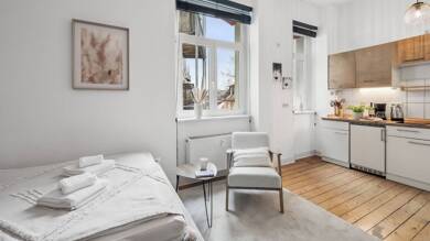 Wohnung zur Miete Wohnen auf Zeit 1.260 € 1 Zimmer 37 m² frei ab 30.09.2025 Am Schlosspark 0 Biebrich - Mitte Wiesbaden 65203