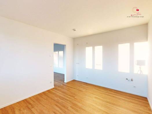 Wohnung zur Miete 735 € 2 Zimmer 70,7 m² 5. Geschoss frei ab 01.05.2026 Rogätzer Str. 91 Alte Neustadt Magdeburg 39106
