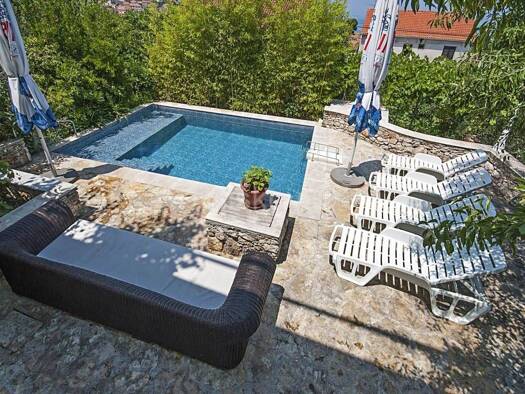 Haus zum Kauf 680.000 € 11 Zimmer 150 m² Sutivan