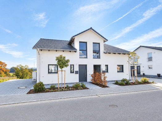Doppelhaushälfte zur Miete - Erstbezug 1.950 € 5 Zimmer 168 m² frei ab 01.01.2027 Münchshofen Teublitz 93158