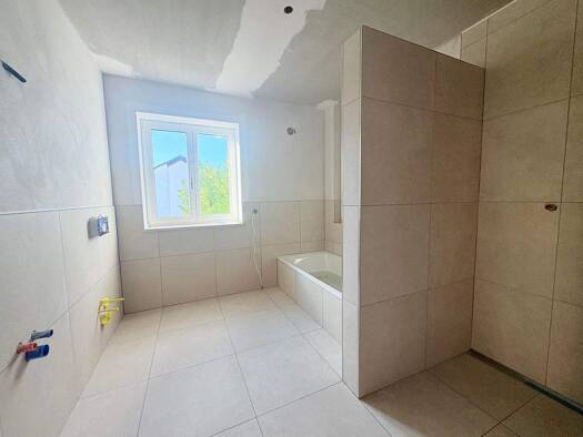 Terrassenwohnung zum Kauf provisionsfrei 399.000 € 3 Zimmer 82 m² frei ab 01.03.2026 Nibelungenstraße 48 Großmehring 85098