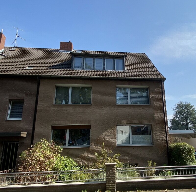 Mehrfamilienhaus zum Kauf als Kapitalanlage geeignet 750.000 € 225,4 m²<br/>Wohnfläche 440 m²<br/>Grundstück Unterrath Düsseldorf 40468