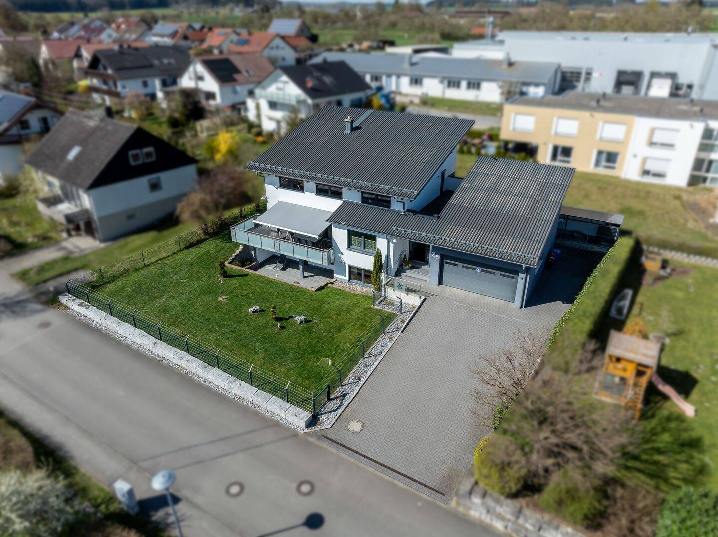 Immobilie in Ballendorf - RUHE PUR - GROSSZÜGIGES EINFAMILIENHAUS MIT EINLIEGERWOHNUNG  IN BALLENDORF - Bild 3