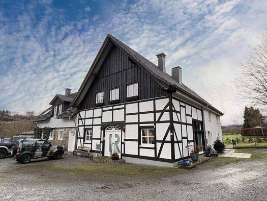 Bauernhaus zum Kauf 663.000 € 8 Zimmer 330 m² 3.700 m² Grundstück Sümmern Iserlohn 58640