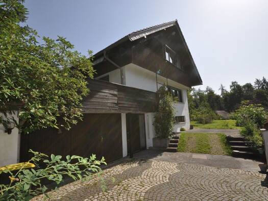 Haus zum Kauf 239.000 € 5 Zimmer 138 m² 1.300 m² Grundstück Suhl 98528