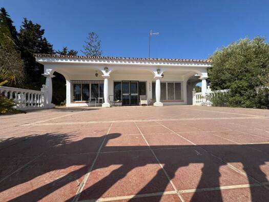 Chalet zum Kauf 1.150.000 € 5 Zimmer 220 m² 2.465 m² Grundstück Estepona 29688