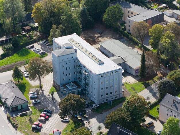 Praxis zum Kauf 200.000 € 5 Zimmer 218 m² Bürofläche Bahnhofstraße 65 Zwönitz Zwönitz 08297