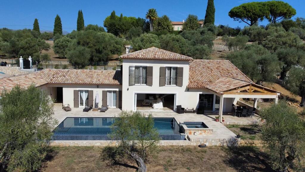 Einfamilienhaus zum Kauf 1.095.000 € 6 Zimmer 210 m² 2.740 m² Grundstück CALLIAN 83440