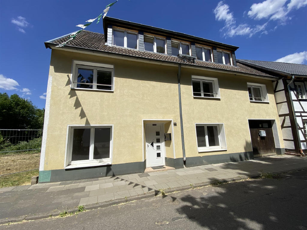 Einfamilienhaus zum Kauf 450.000 € 7 Zimmer 241 m²<br/>Wohnfläche 903 m²<br/>Grundstück Friesheim Erftstadt 50374