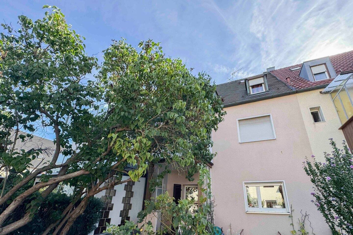 Dreifamilienhaus in Nürnberg - Gestaltungspotenzial inklusive! Toplage in Nürnberg Zerzabelshof!