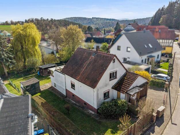 Einfamilienhaus zum Kauf 298.000 € 7 Zimmer 121 m² 752 m² Grundstück Maibach Butzbach 35510