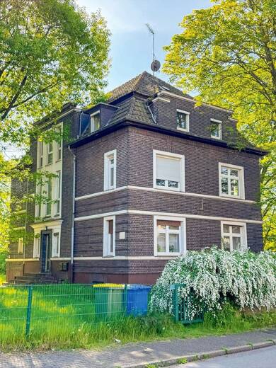 Haus zum Kauf 249.000 € 8 Zimmer 240 m² 1.048 m² Grundstück Quellstraße 5 Borbeck Oberhausen 46117