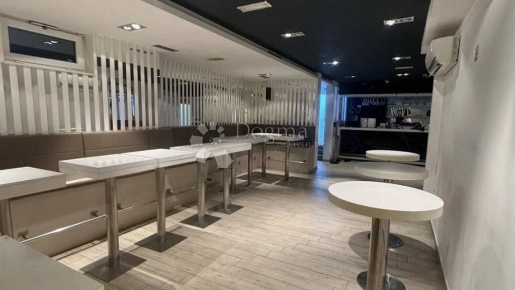 Ladenfläche zur Miete 2.500 € Novalja 53291