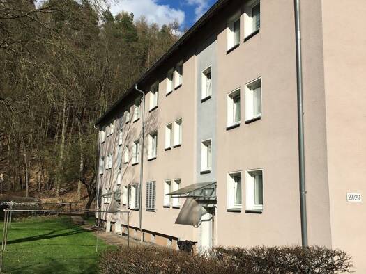 Wohnung zur Miete 484 € 3 Zimmer 81,7 m² frei ab sofort Im Zellersgrund 27 Bad Hersfeld 36251