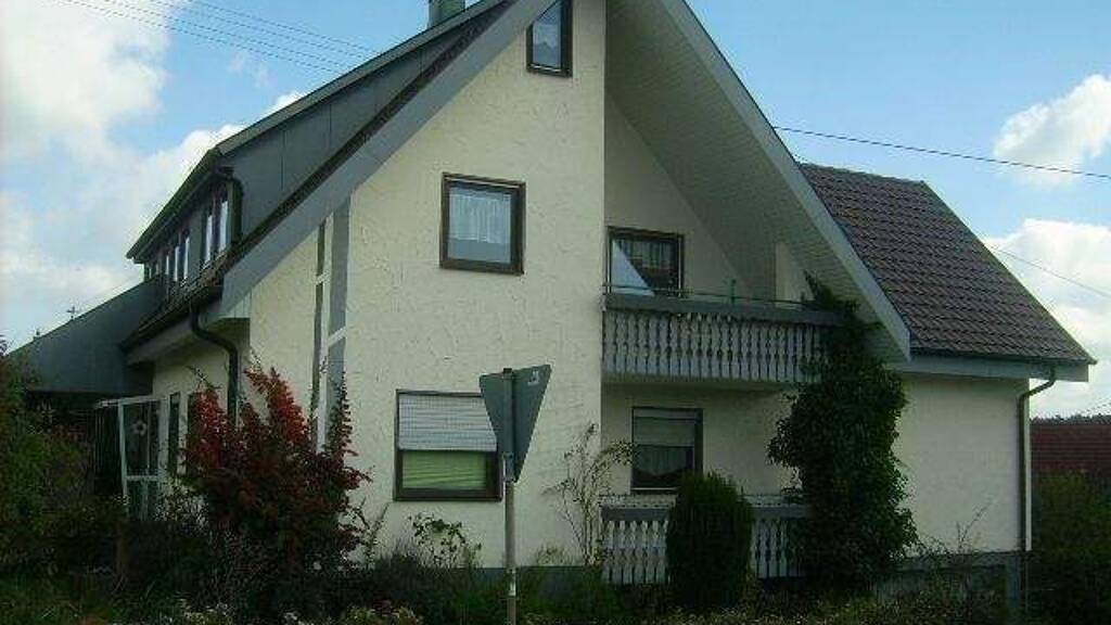 Einfamilienhaus zum Kauf als Kapitalanlage geeignet 390.000 € 7 Zimmer 246 m² 666 m² Grundstück Beffendorf Oberndorf am Neckar 78727