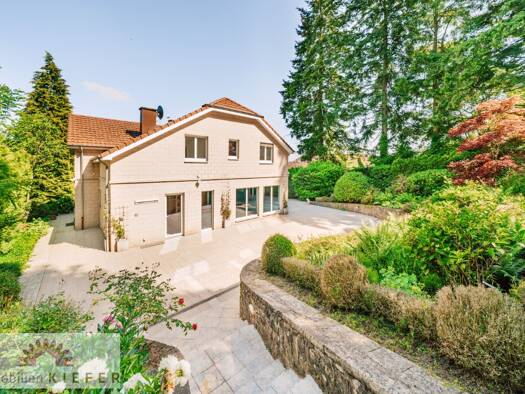 Villa zum Kauf provisionsfrei 2.200.000 € 6 Zimmer 360,2 m² 2.230 m² Grundstück Blaschette 7392