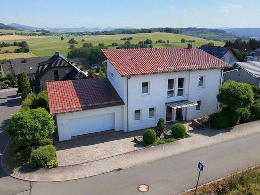 Einfamilienhaus zum Kauf provisionsfrei 575.000 € 6 Zimmer 209 m² 1.073 m² Grundstück frei ab 01.10.2026 Friedewald 36289