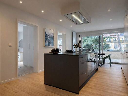 Haus zum Kauf 2.635.000 € 14 Zimmer 265 m² 959 m² Grundstück Bogenhausen München 81677