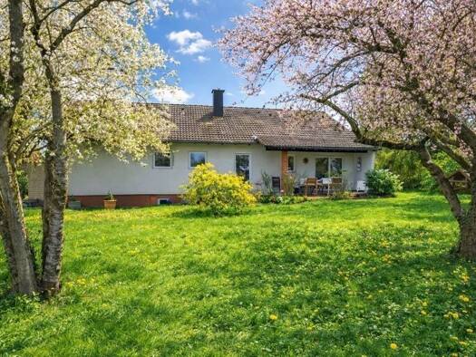 Bungalow zum Kauf 315.000 € 5 Zimmer 125 m² 2.500 m² Grundstück frei ab 15.08.2026 Bottenbach 66504