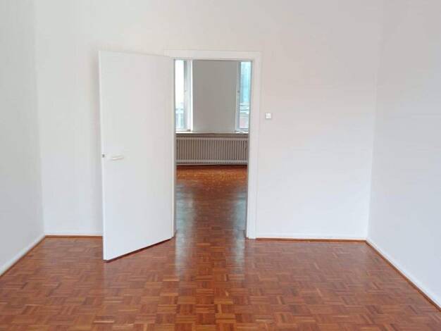 Wohnung zur Miete 490 € 2,5 Zimmer 49 m² Geschoss 2/3 frei ab sofort Hochstraße 79 Stadtmitte Krefeld 47798