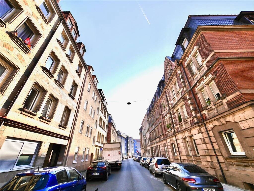 Mehrfamilienhaus zum Kauf als Kapitalanlage geeignet 992.000 € 15 Zimmer 346 m²<br/>Wohnfläche 160 m²<br/>Grundstück Glockenhof Nürnberg 90478