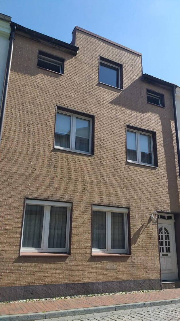 Reihenmittelhaus zum Kauf provisionsfrei 109.000 € 6 Zimmer 102 m² 186 m² Grundstück Parchim Parchim 19370