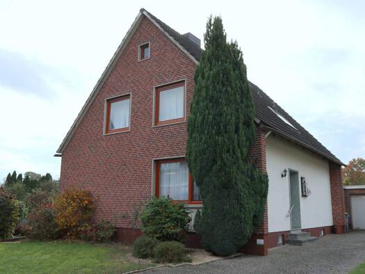 Einfamilienhaus zum Kauf provisionsfrei 360.000 € 6 Zimmer 134 m² 1.096 m² Grundstück frei ab sofort Brendel/Adelheide Delmenhorst 27755