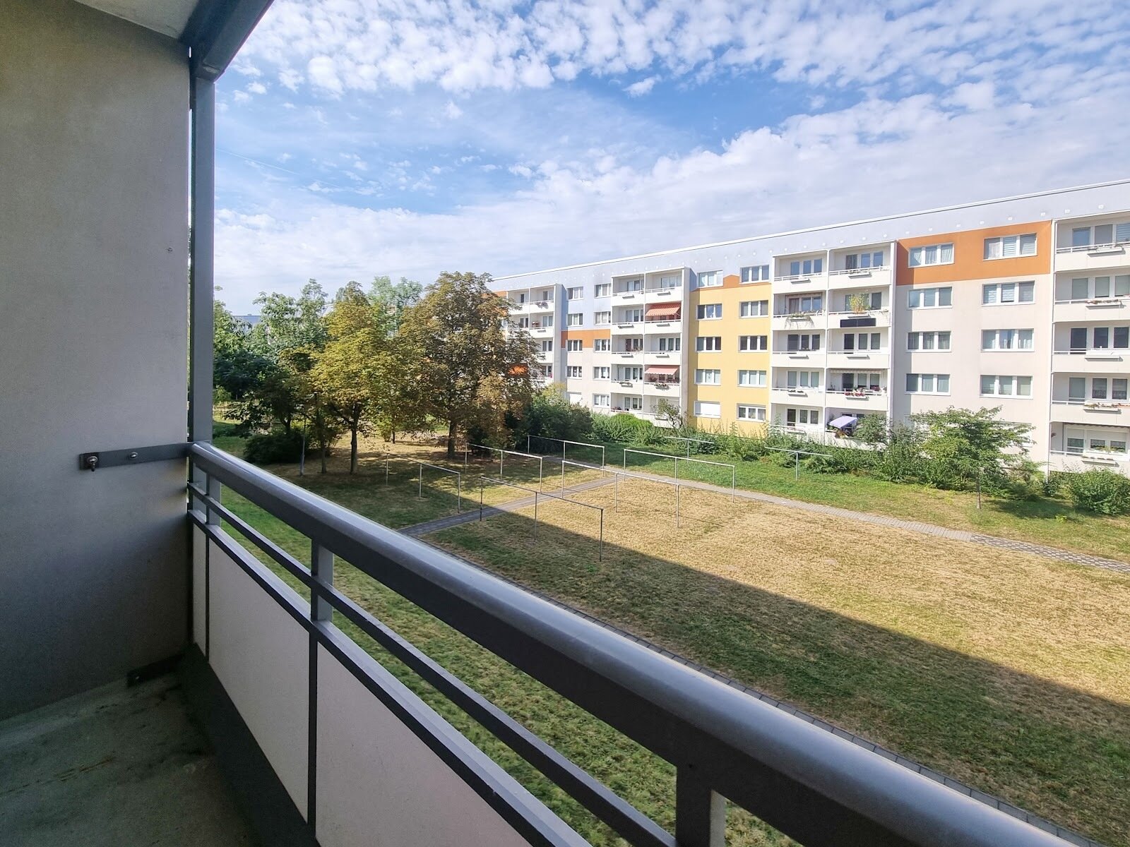 Wohnung zur Miete 328 € 3 Zimmer 61 m²<br/>Wohnfläche 4.<br/>Geschoss Ufaer Straße 2 Südstadt Halle (Saale) 06128