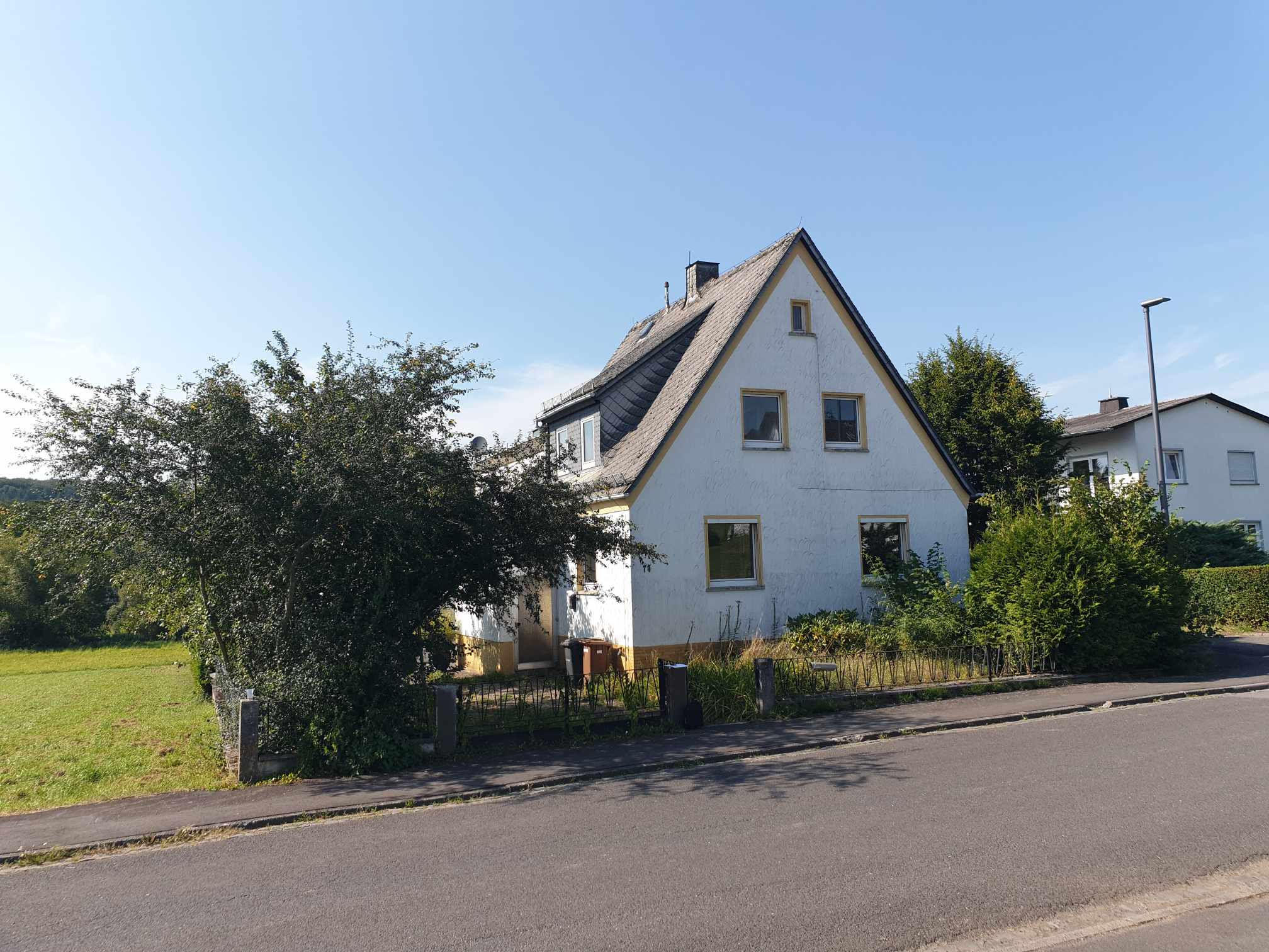 Einfamilienhaus zum Kauf 79.000 € 5 Zimmer 98 m²<br/>Wohnfläche 253 m²<br/>Grundstück Hausen Waldbrunn (Westerwald) 65620