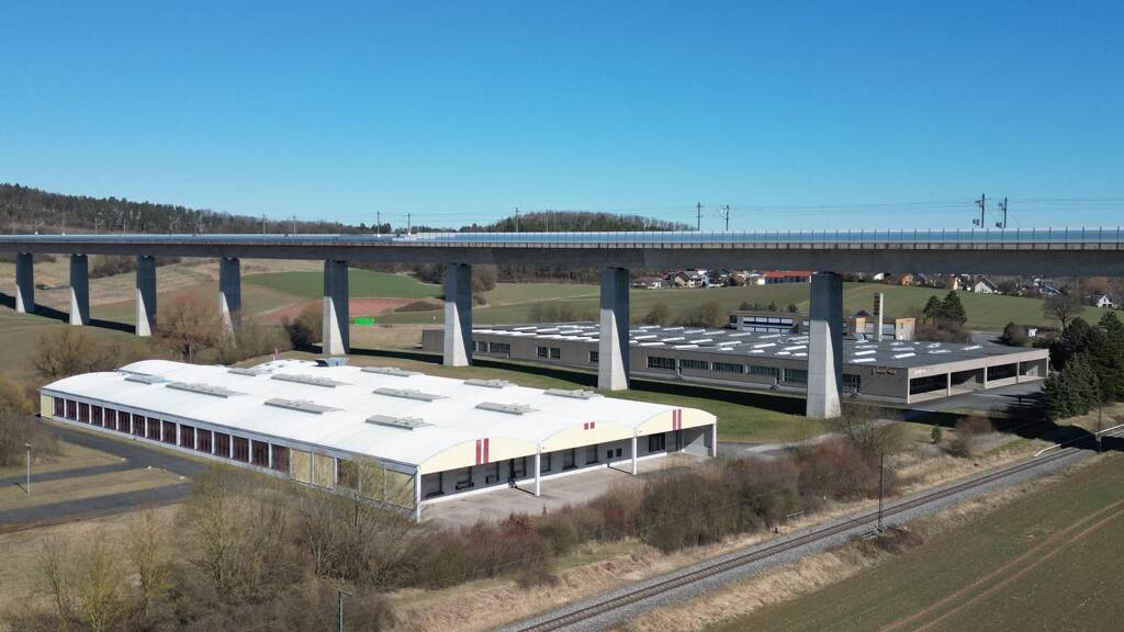 Produktionshalle zur Miete 71.000 € 21.680 m² Lagerfläche Roth am Forst Grub a. Forst 96271