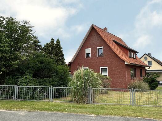 Einfamilienhaus zum Kauf 169.000 € 5 Zimmer 110 m² 756 m² Grundstück Offen Bergen 29303