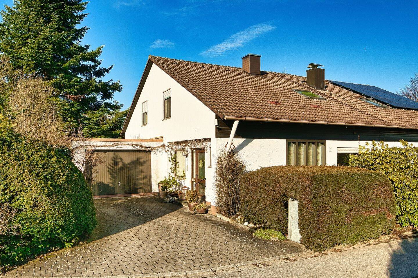 Immobilie in Mauerstetten - Ihr neues Zuhause-  Kurzfristig freie Doppelhaushälfte- Gelegenheit für Selbstrenovierer - Bild 0