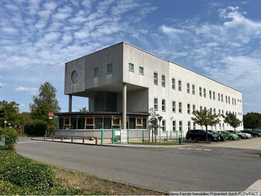 Bürogebäude zum Kauf 950.000 € 1.700 m² Bürofläche Hoyerswerda 02977