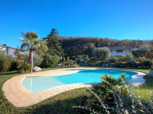 Villa zum Kauf 2.100.000 € 9 Zimmer 300 m² 4.000 m² Grundstück frei ab sofort Via Pisenze Manerba del Garda