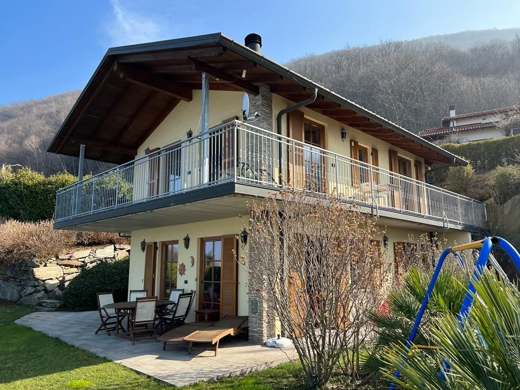 Villa zum Kauf 600.000 € 4 Zimmer 165 m²<br/>Wohnfläche 1.390 m²<br/>Grundstück Tronzano 21010