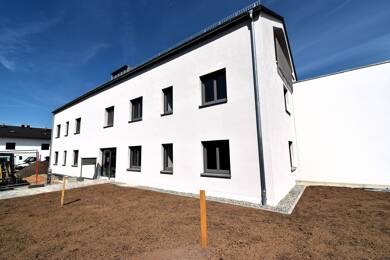 Wohnung zur Miete 886 € 2 Zimmer 57,6 m² Dachgeschoss, 2. Geschoss frei ab 01.06.2025 Mittlerer Graben 14 Veitshöchheim Veitshöchheim 97209