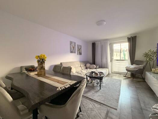 Wohnung zur Miete 895 € 4 Zimmer 78,2 m² 2. Geschoss frei ab 01.08.2026 Burghausen 84489