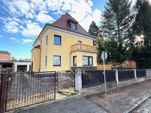 Wohnung zur Miete 700 € 2 Zimmer 60 m² 2. Geschoss frei ab sofort Radebeul 01445