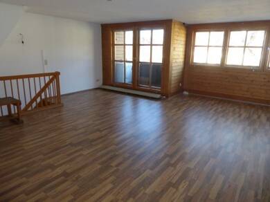 Wohnung zur Miete 850 € 3 Zimmer 106,7 m² Dachgeschoss, 1. Geschoss frei ab 01.09.2025 Brauhausgasse Feucht Feucht 90537