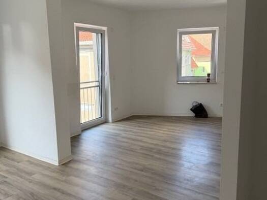 Wohnung zur Miete 780 € 4 Zimmer 78 m² frei ab sofort Suhl Suhl 98527