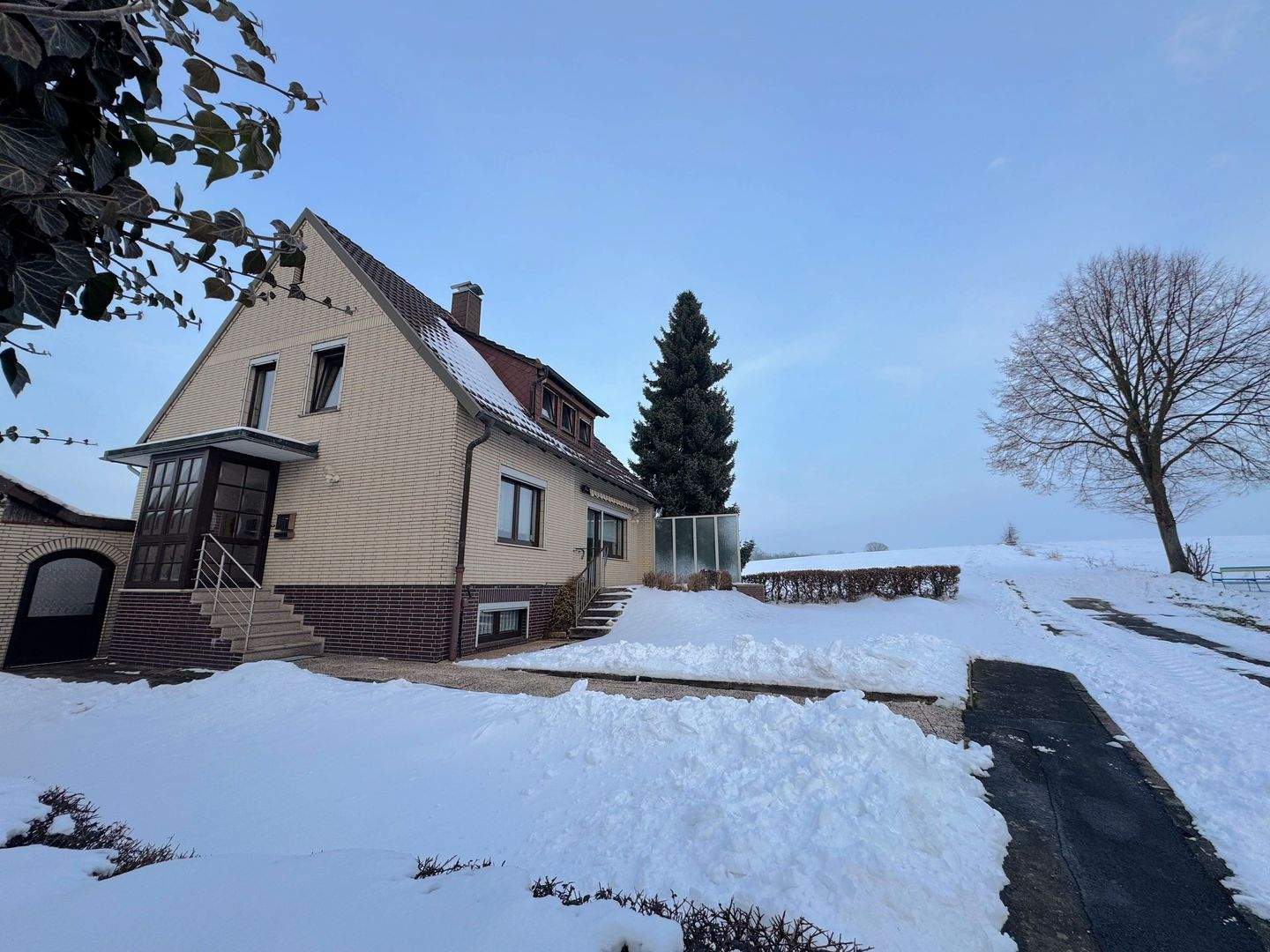 Immobilie in Obernfeld - Einfamilienhaus in Alleinlage mit Fernblick und viel Entwicklungspotenzial - Bild 0
